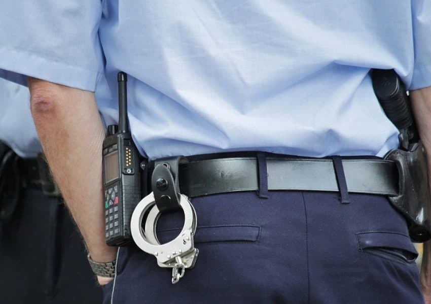 Полицейские в Западном Дегунине задержали подозреваемого в сбыте наркотиков