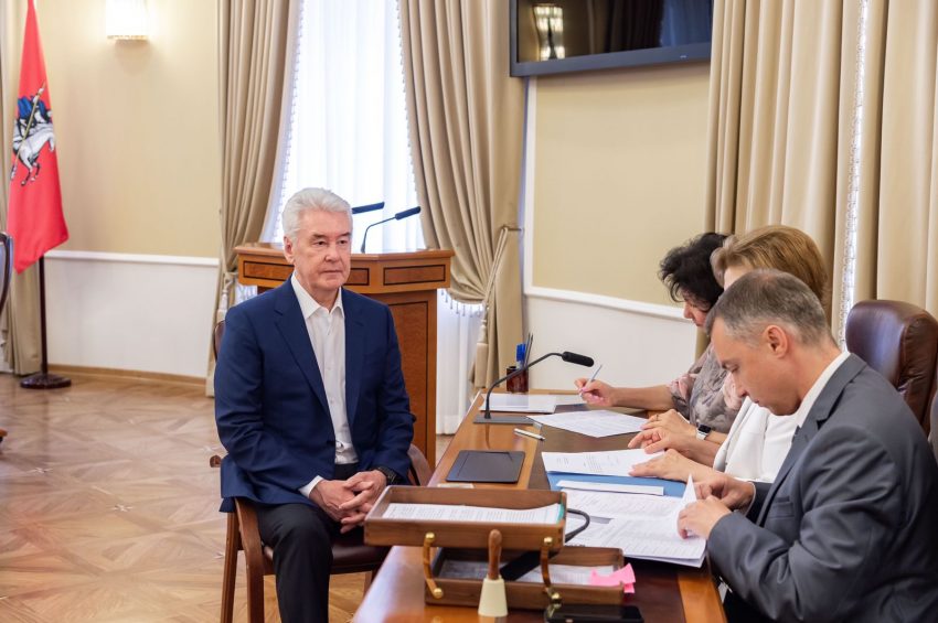 Собянин представил в МГИК подписи муниципальных депутатов в поддержку своего выдвижения